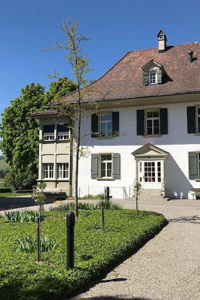 Alterssitz Neuhaus Aaretal AG Foto 1