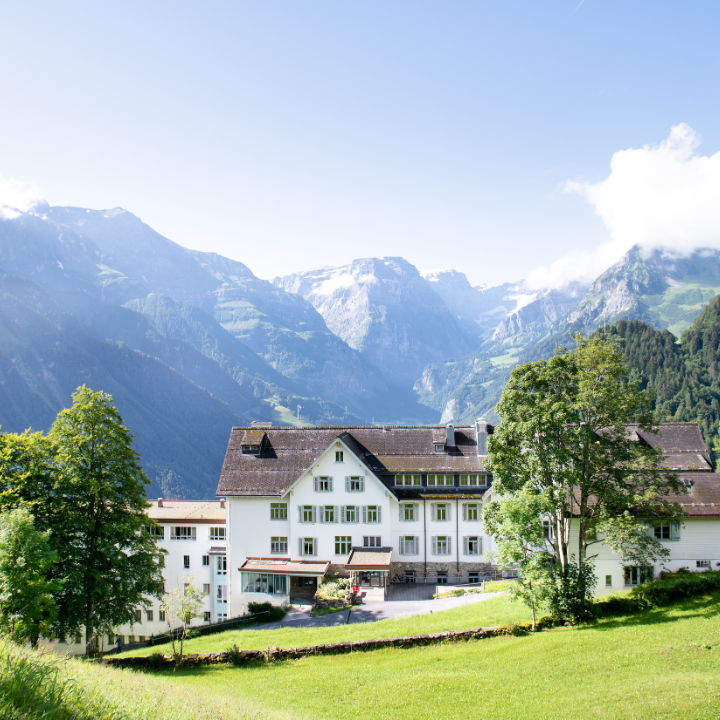 ZURZACH Care – Rehaklinik Braunwald Foto 1